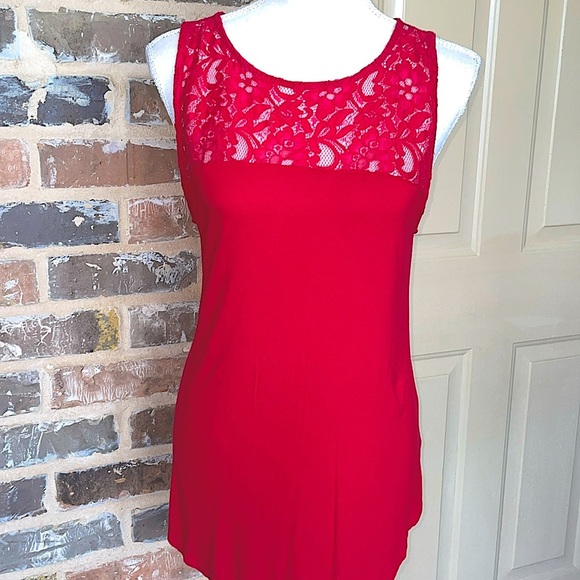 Old Navy Lace Yoke Swing Tank Cherry Red Sleeveless Keyhole Button Closure Sz L - Picture 4 of 14